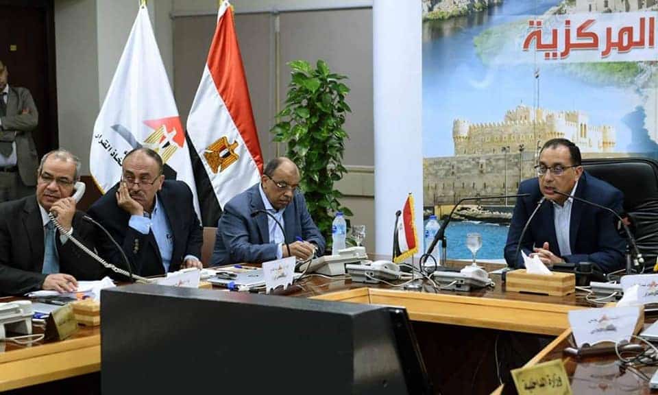 بعد الزيادة فى أسعار المواد البترولية:رئيس الوزراء يُتابع من غرفة عمليات مجلس الوزراء توافر المنتجات البترولية وتطبيق تعريفة الركوب الجديدة